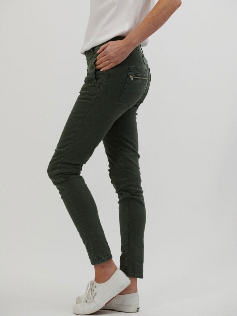 ITALIAN STAR BUTTON & ZIP FLY JEAN