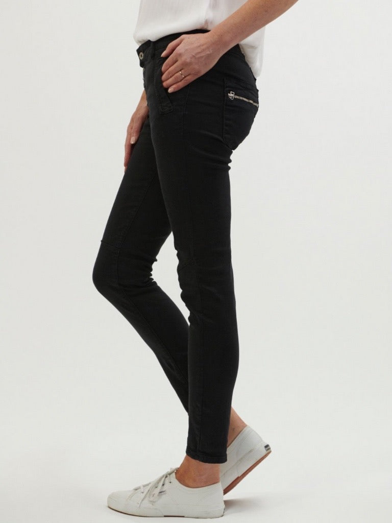 ITALIAN STAR BUTTON & ZIP FLY JEAN