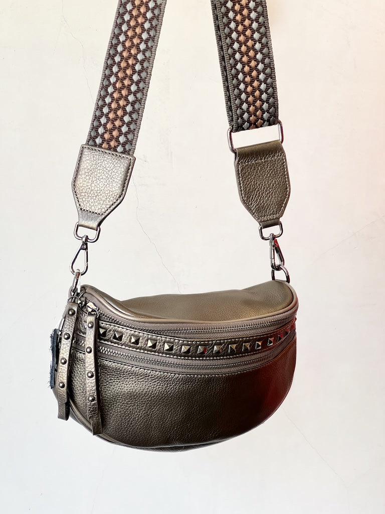 HI HO OBSESSED STUDDED LEATHER BAG