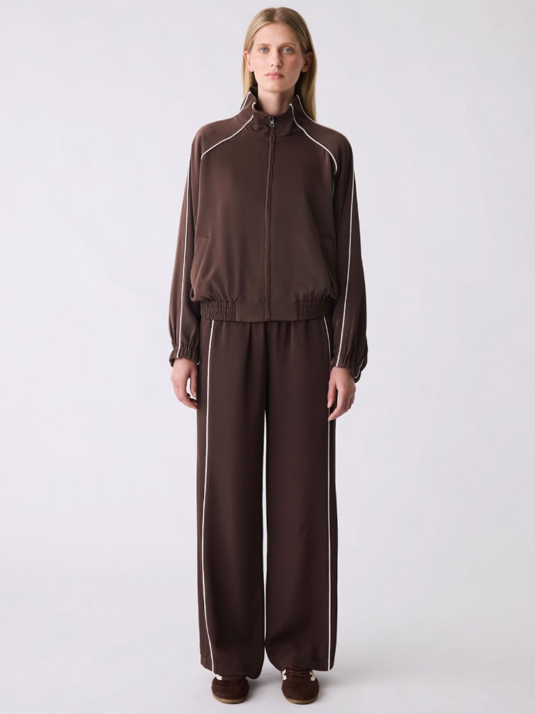 ESMAEE STAYCATION JACKET