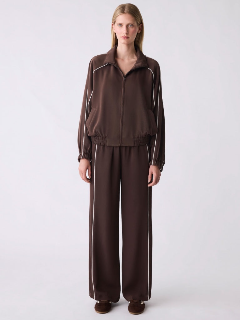 ESMAEE STAYCATION JACKET