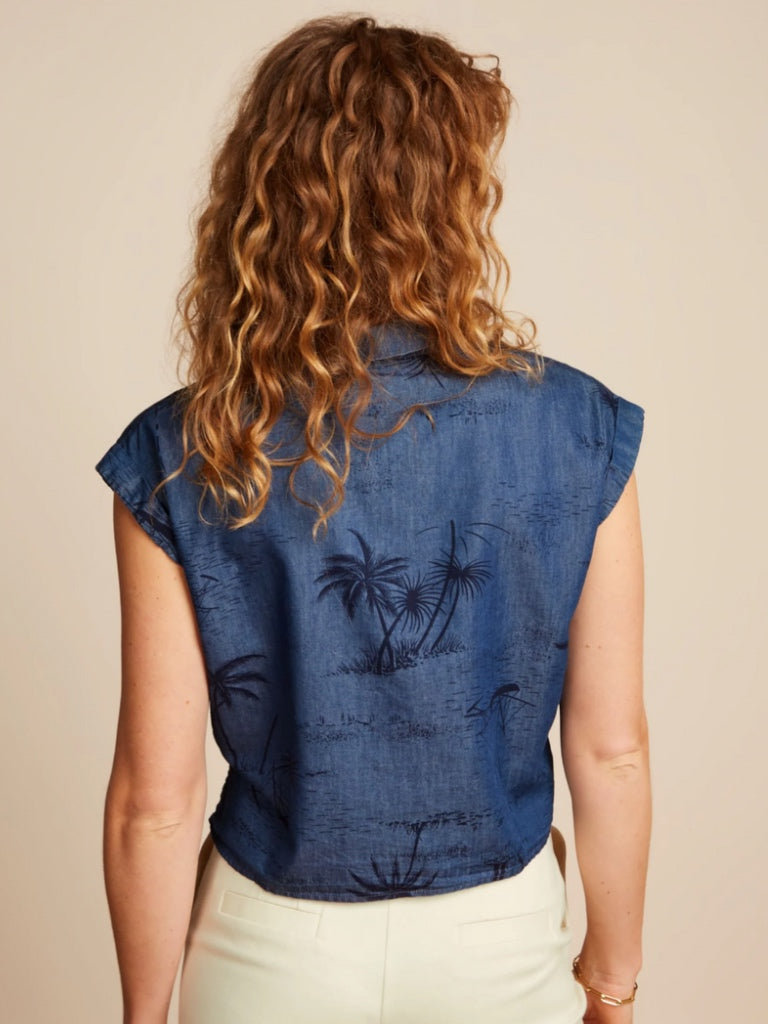 king louie
denim top
summer top
knot shirt
palm print
chambray top
summer shirt
summer top
king louie knot shirt