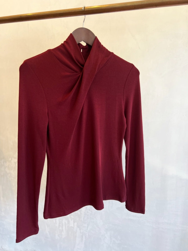 SG TWIST KNIT TOP