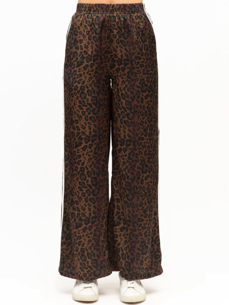 EBBI & I LANI LEOPARD PANT