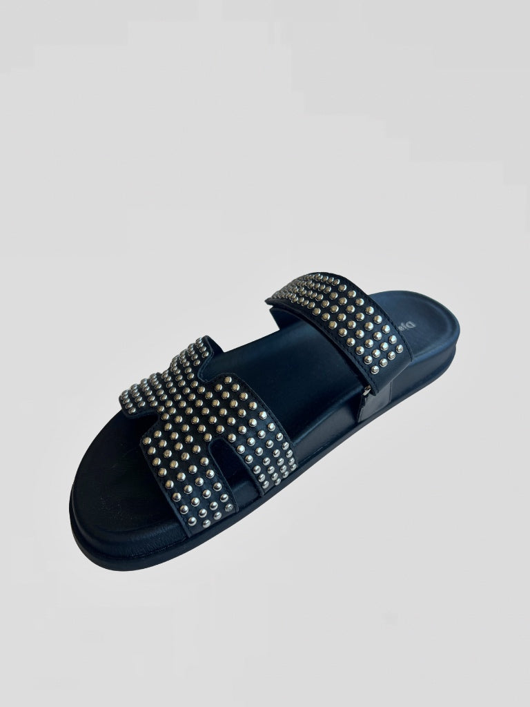 DJANGO & JULIETTE SIENNA STUDDED SLIDE