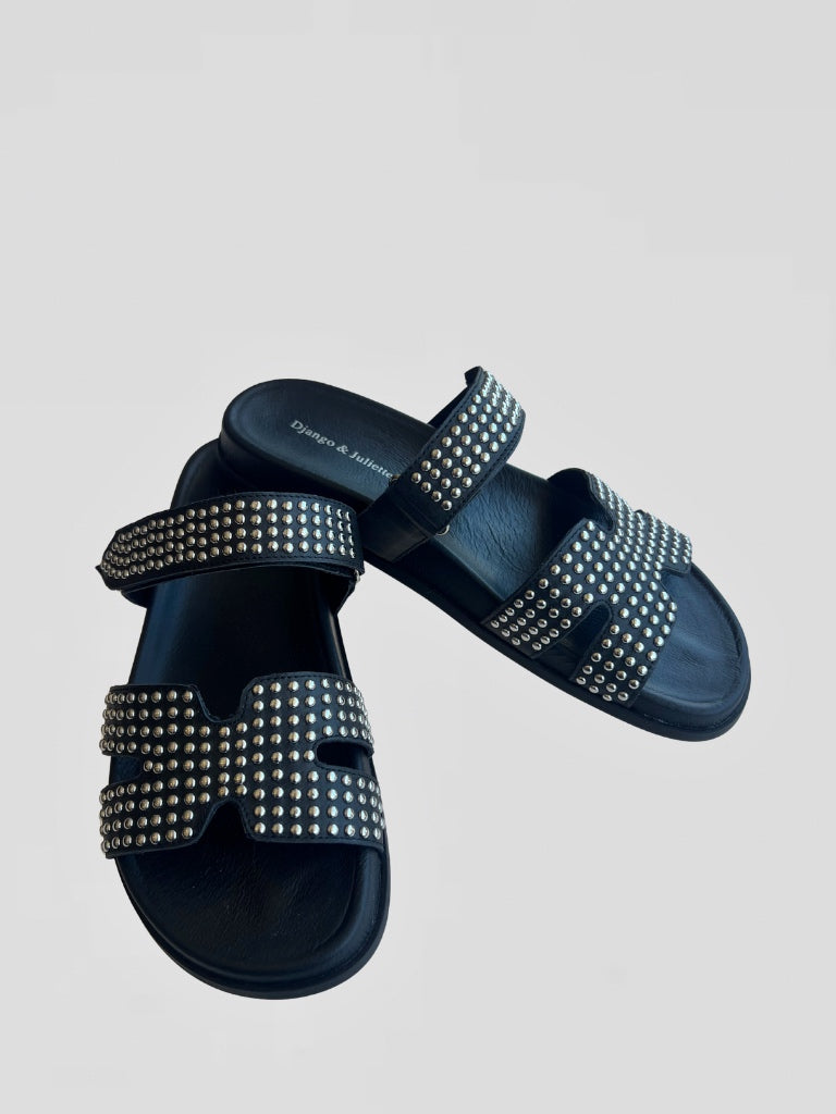 DJANGO &amp; JULIETTE SIENNA STUDDED SLIDE