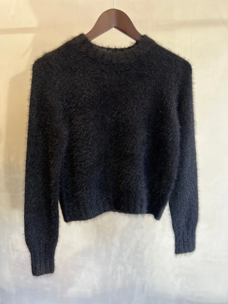 INZAGI FLUFFY SWEATER