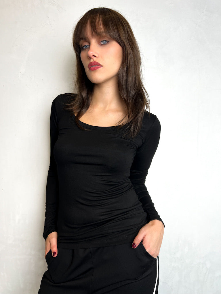 INZAGI LONG SLEEVE SCOOP NECK TOP